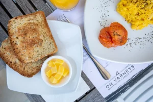 breakfast-table.webp